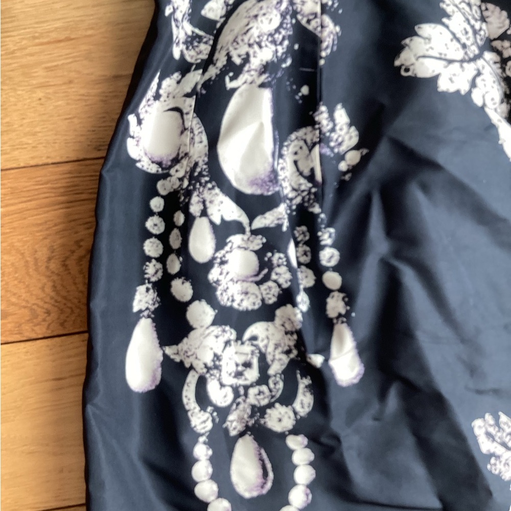 Oscar de la Renta grey and cream jeweled midi dresss 100% silk - Picture 4 of 8